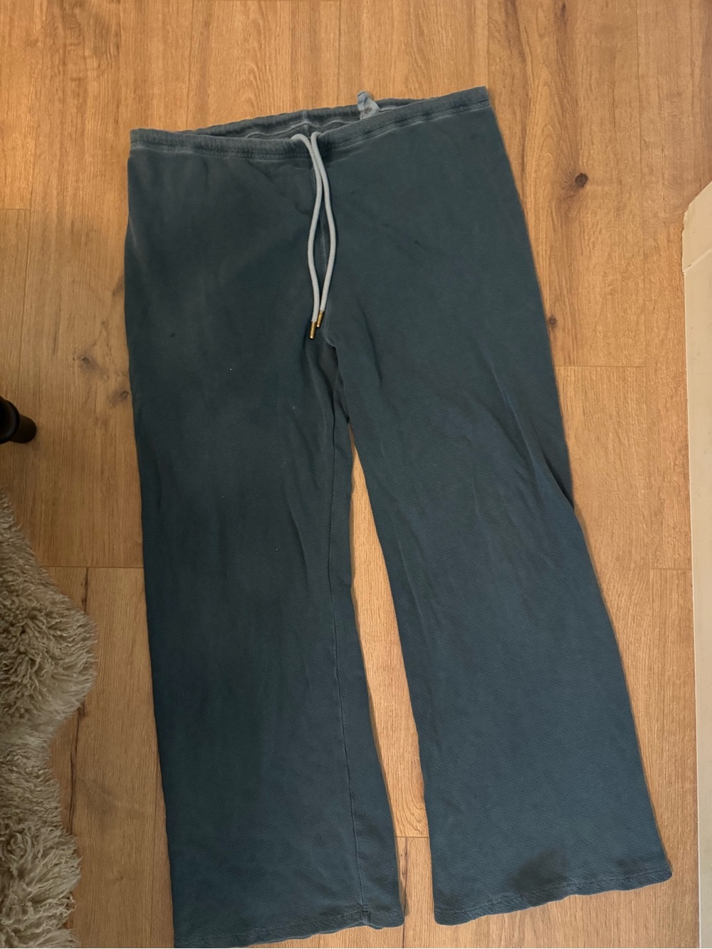 The Great 3 Green Drawstring Sweatpant Straight Leg Cropped